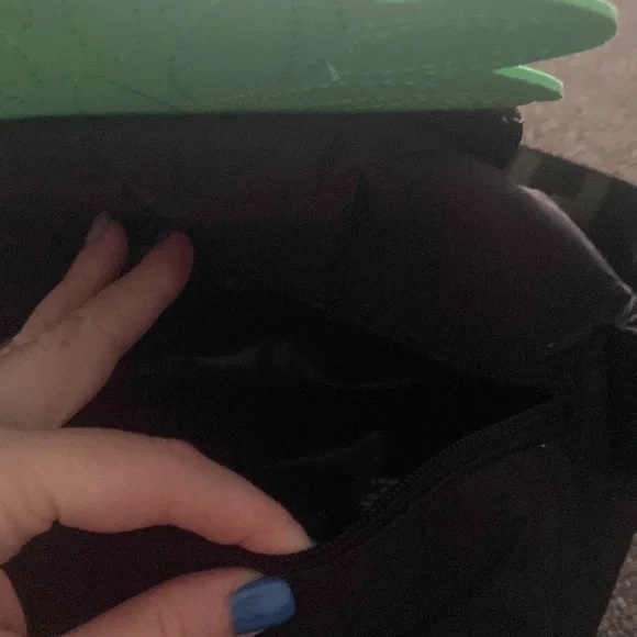 New with tags VS pineapple bag - Picture 2 of 5